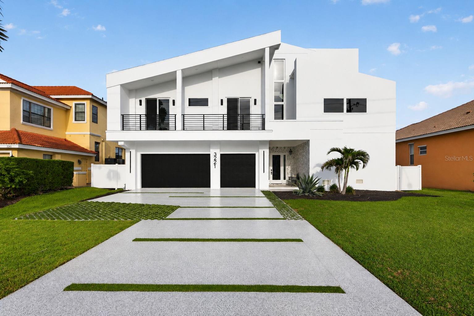 BELLEAIR BEACH YACHT CLUB ESTATES - Residential