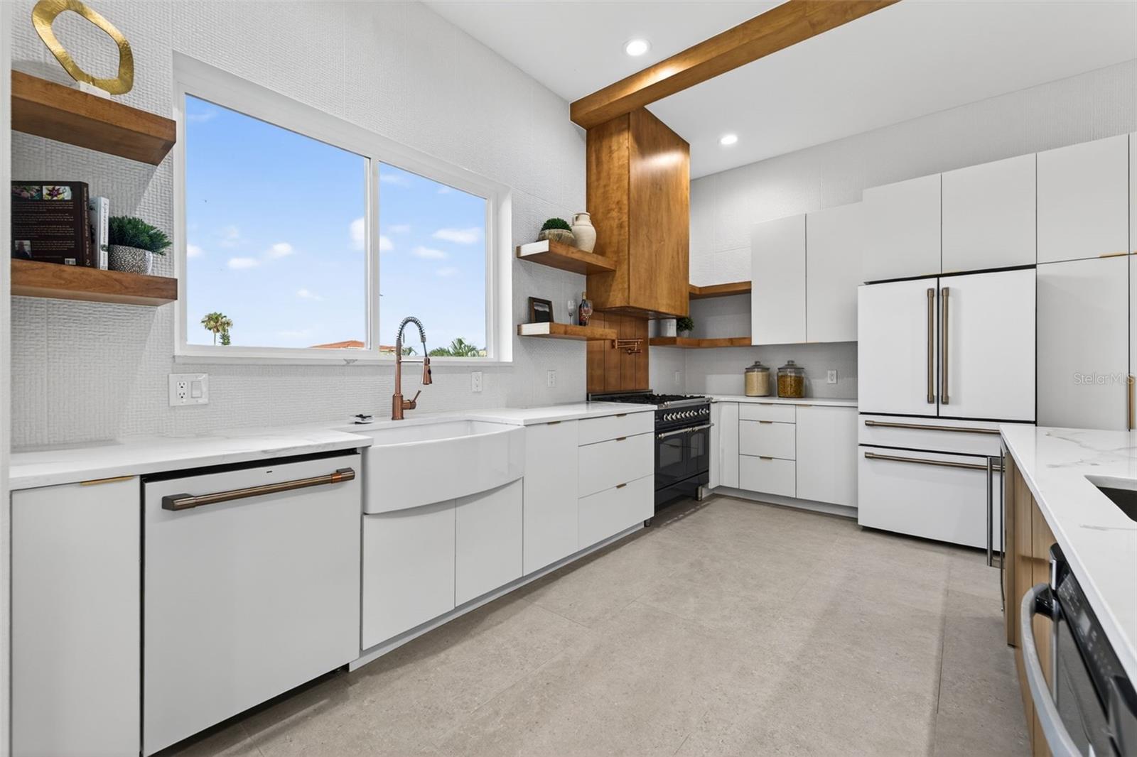 BELLEAIR BEACH YACHT CLUB ESTATES - Residential