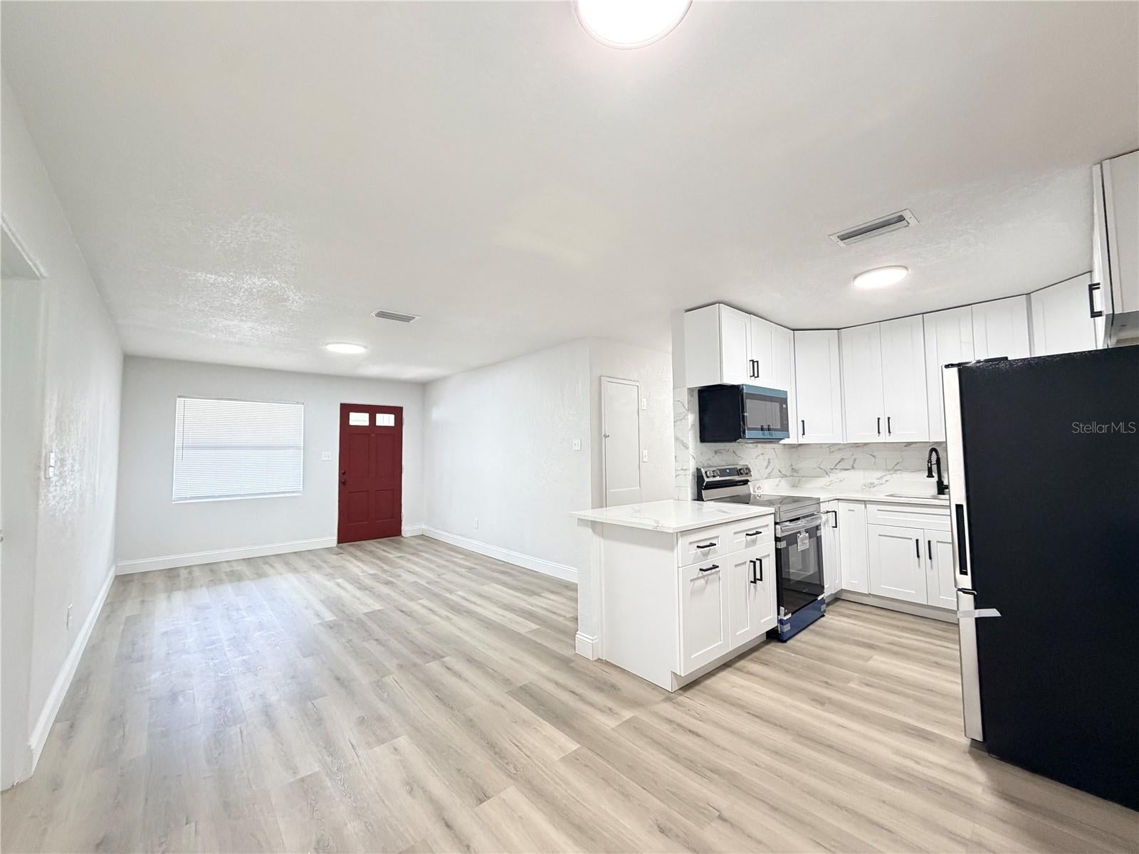 6224 CANDLEWOOD LANE