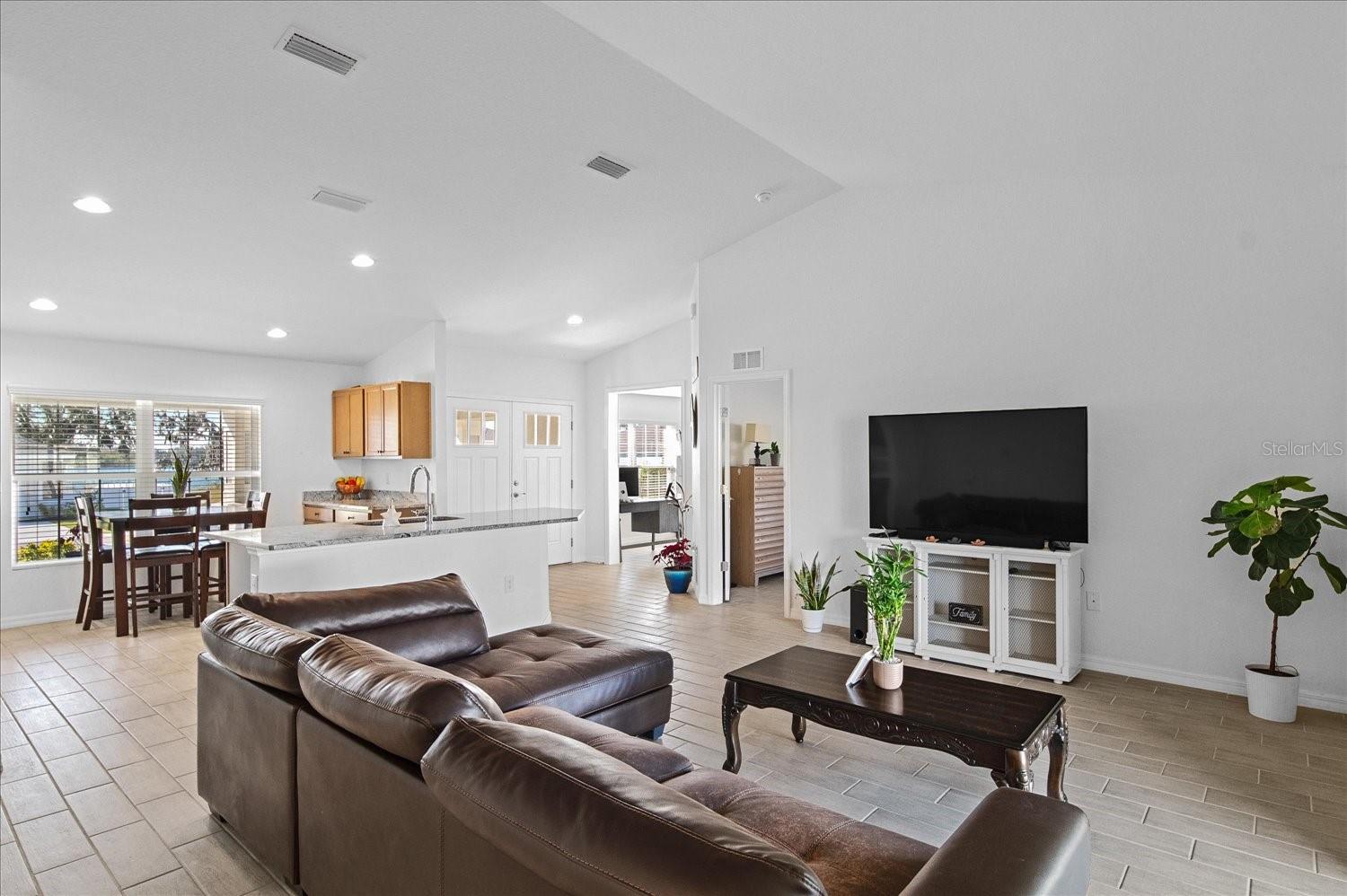 1204 RIDGE DRIVE