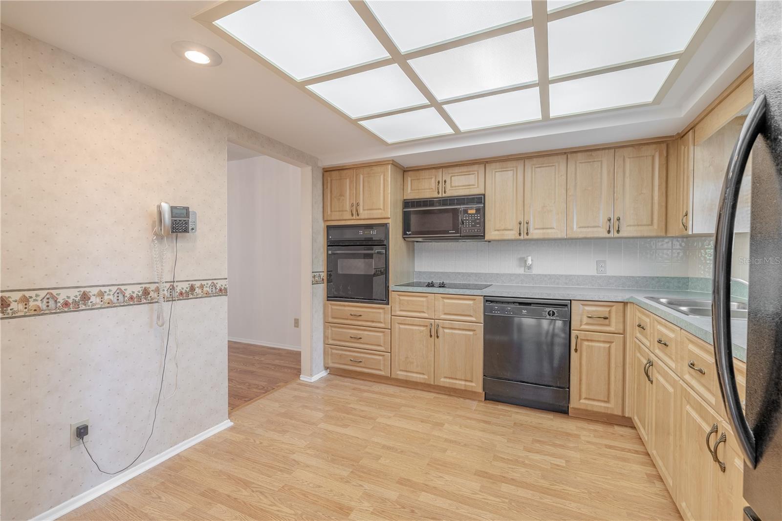 2436 RHODESIAN DRIVE 24
