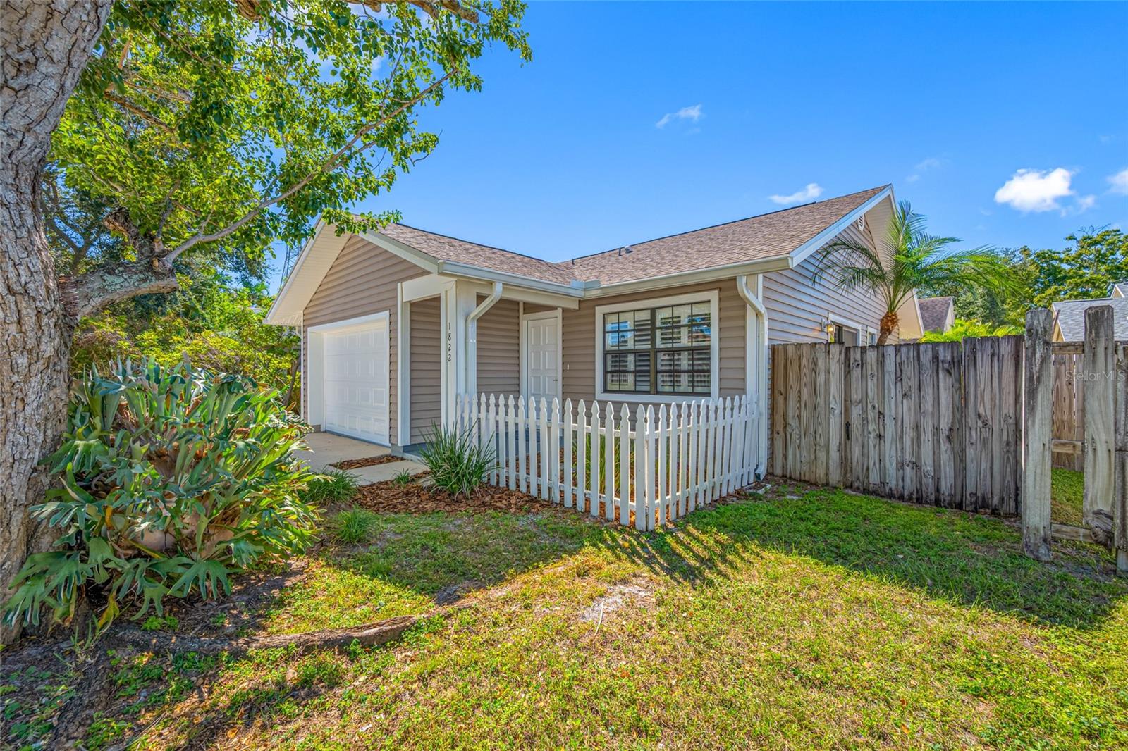 1822 TALL PINES DRIVE
