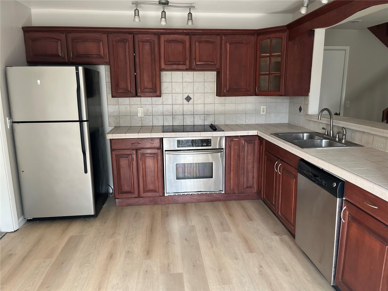 PHEASANT RUN AT ROSEMONT CONDO - Residential Lease