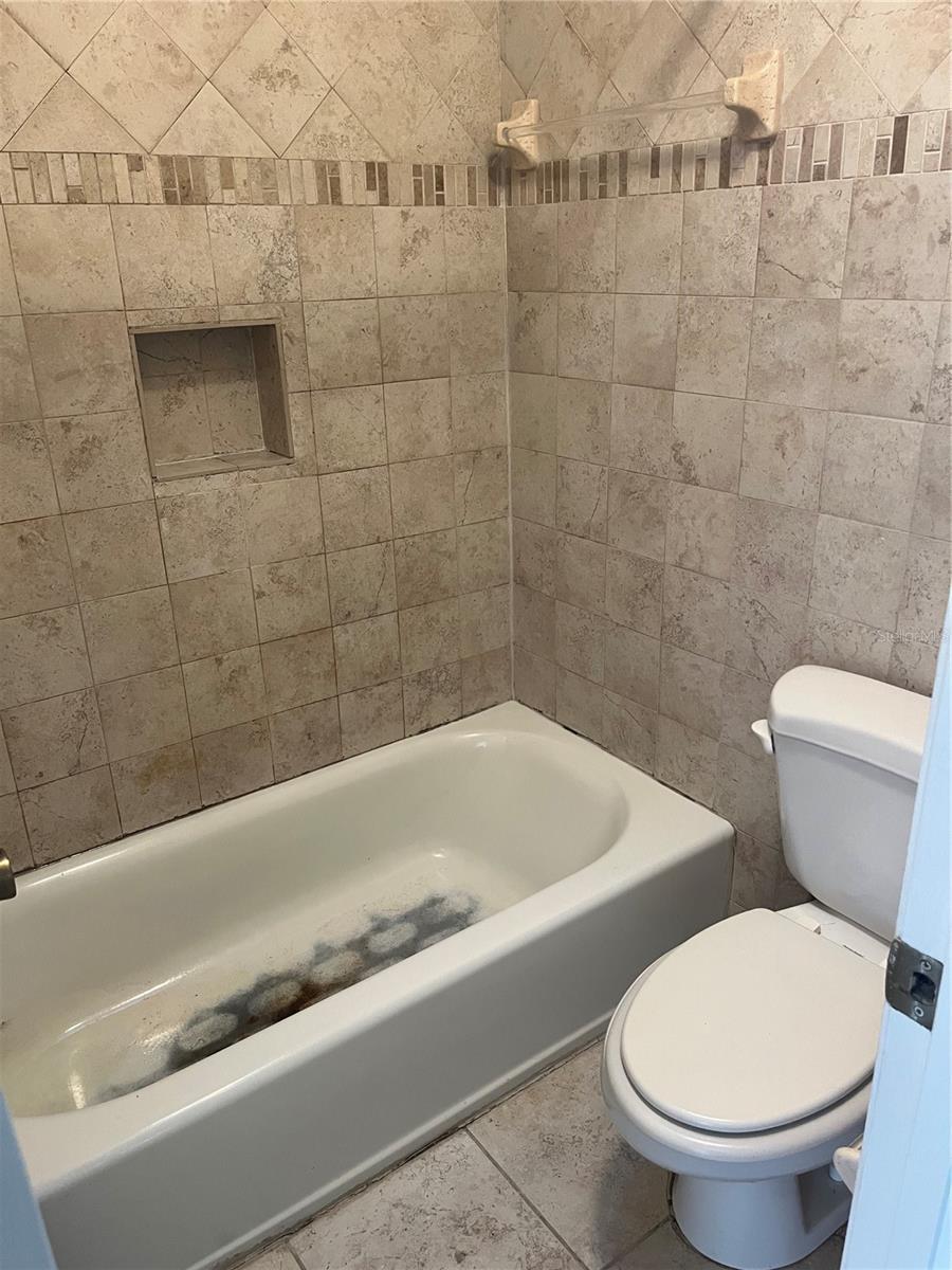 PHEASANT RUN AT ROSEMONT CONDO - Residential Lease