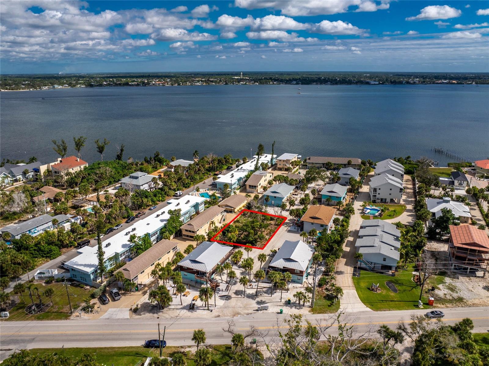 SCOTTS JUNGLEWOOD BCH CLUB - Land