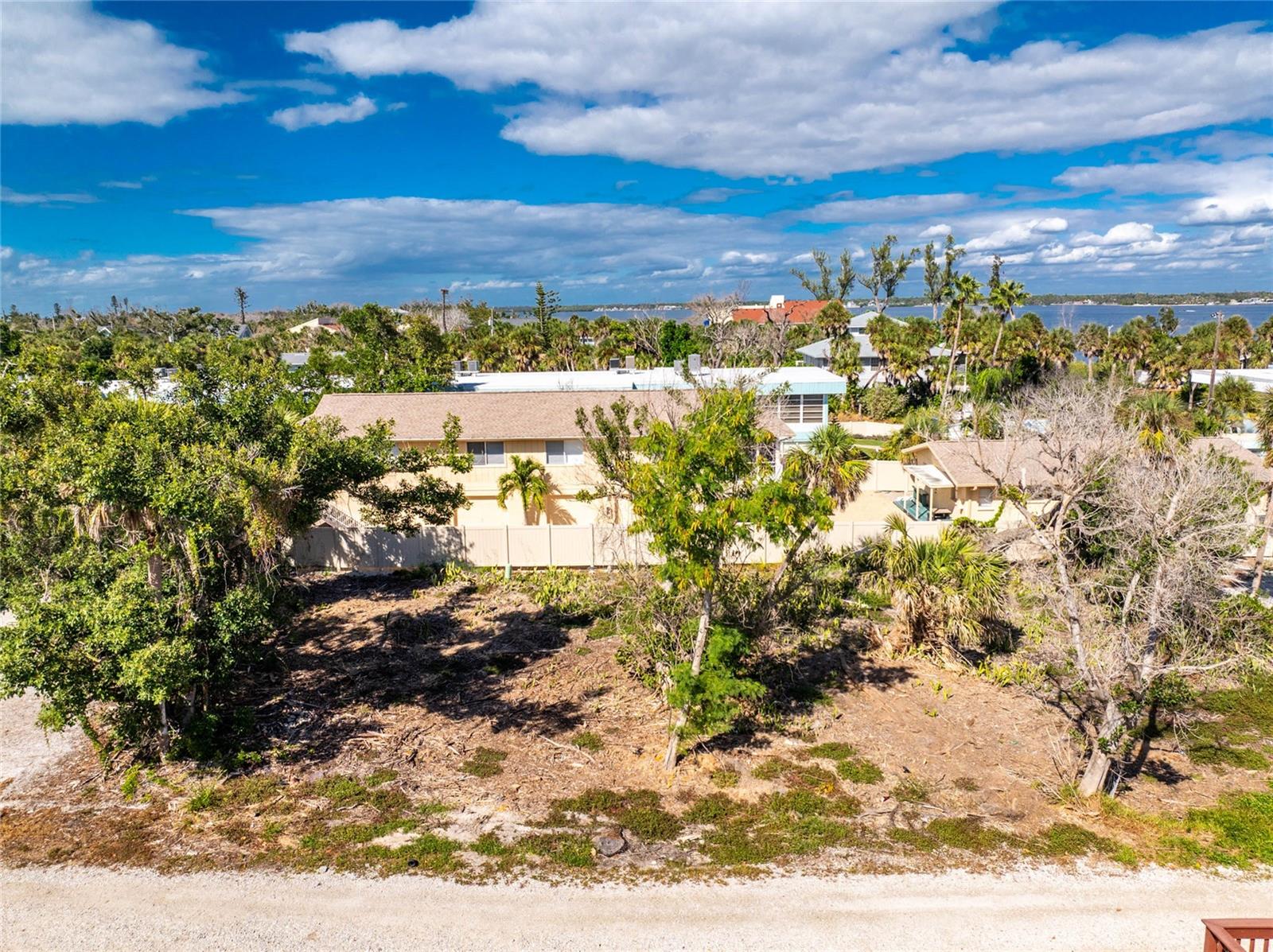 SCOTTS JUNGLEWOOD BCH CLUB - Land