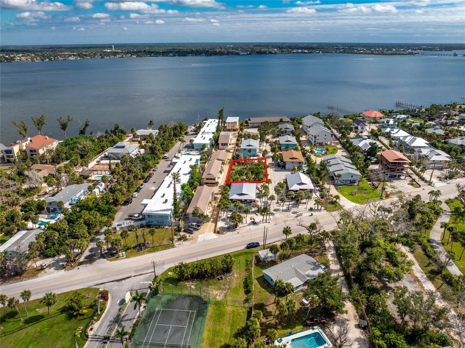 SCOTTS JUNGLEWOOD BCH CLUB - Land