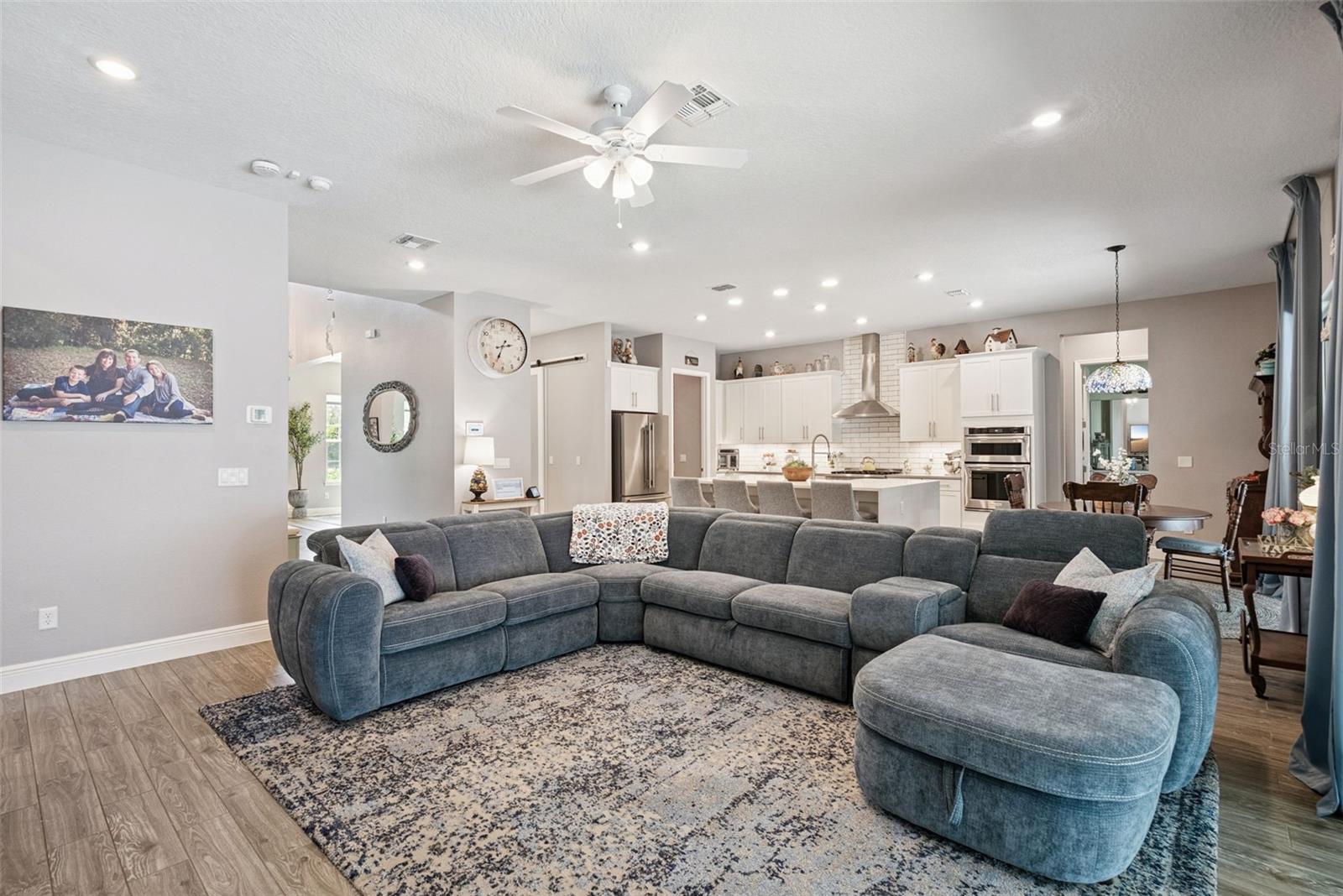 3113 PINENUT DRIVE