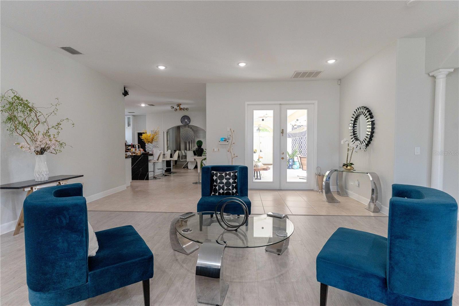 LINCOLNWOOD ESTATES - Residential