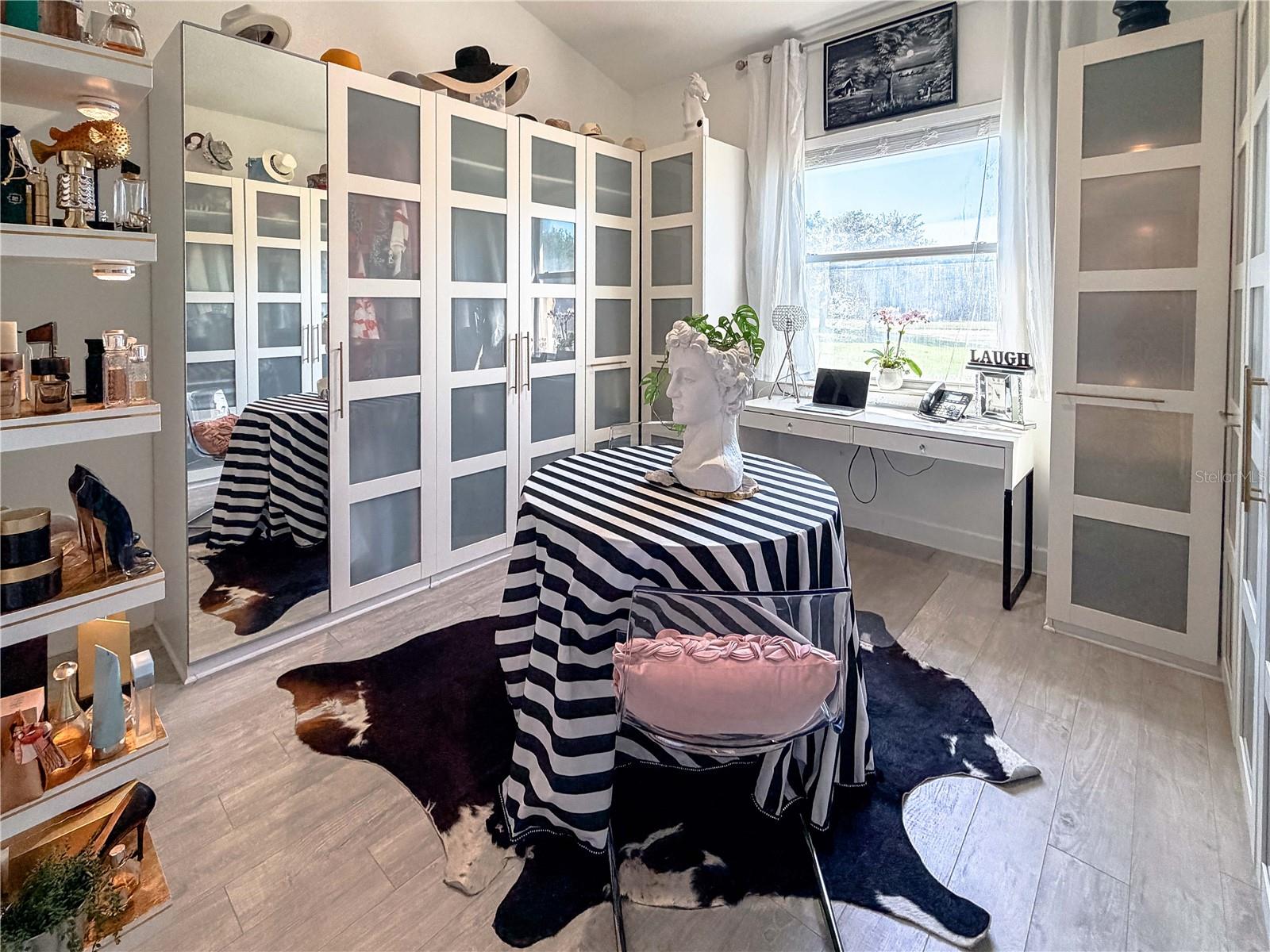 LINCOLNWOOD ESTATES - Residential