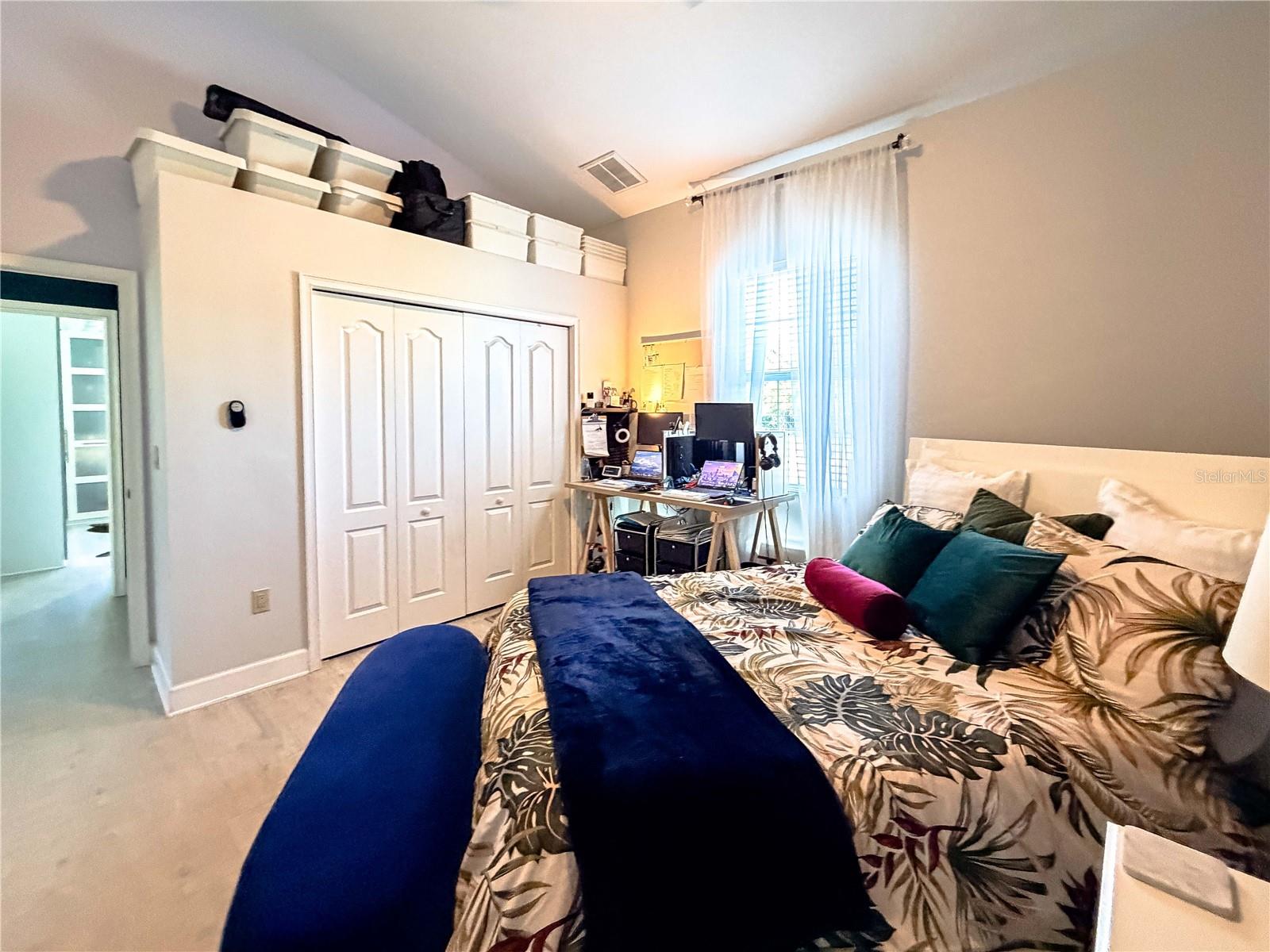 LINCOLNWOOD ESTATES - Residential