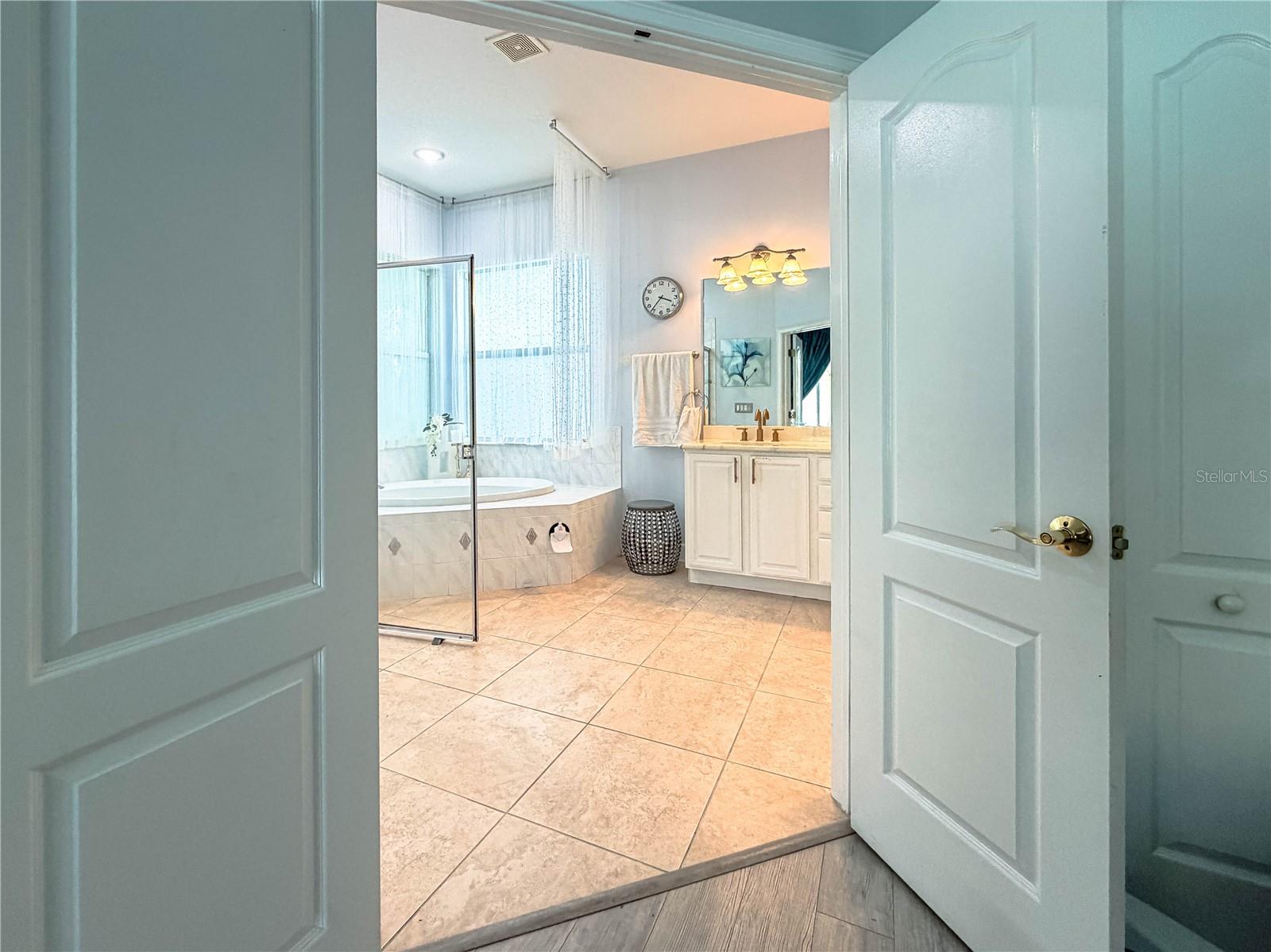 LINCOLNWOOD ESTATES - Residential