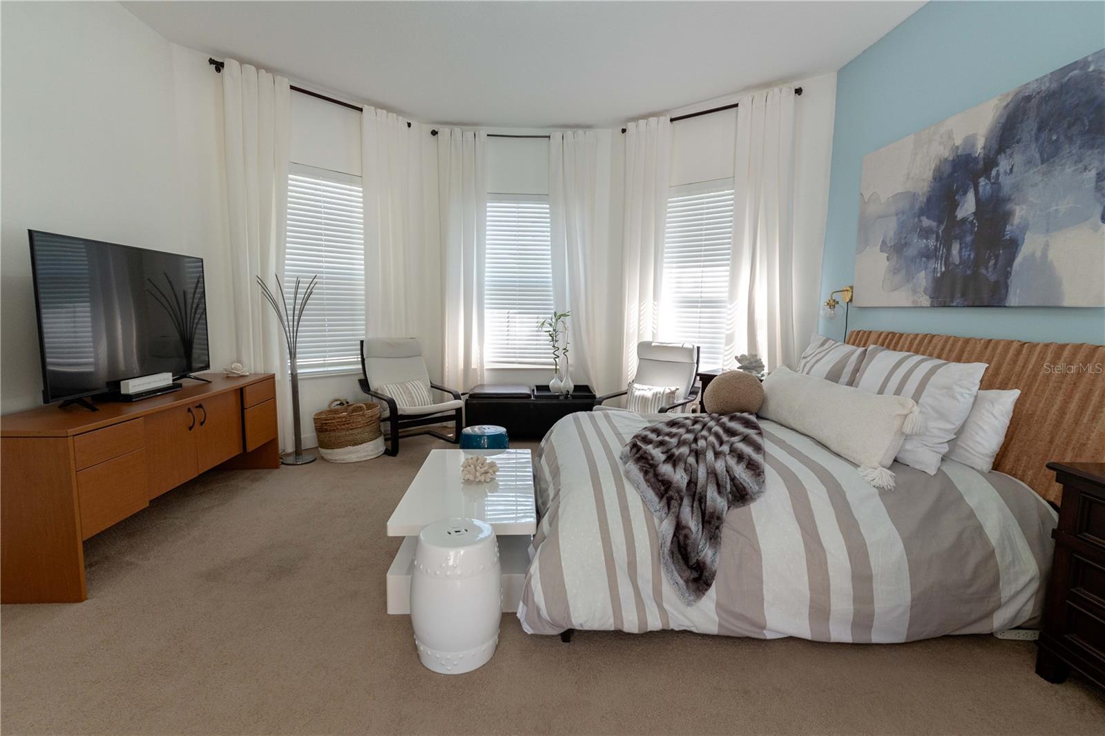 LINCOLNWOOD ESTATES - Residential