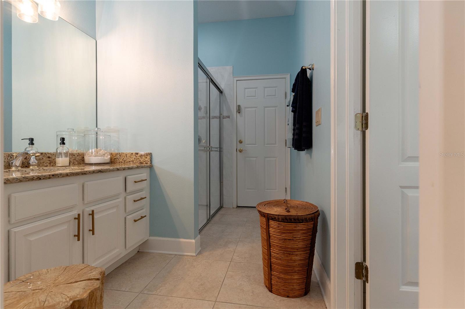 LINCOLNWOOD ESTATES - Residential