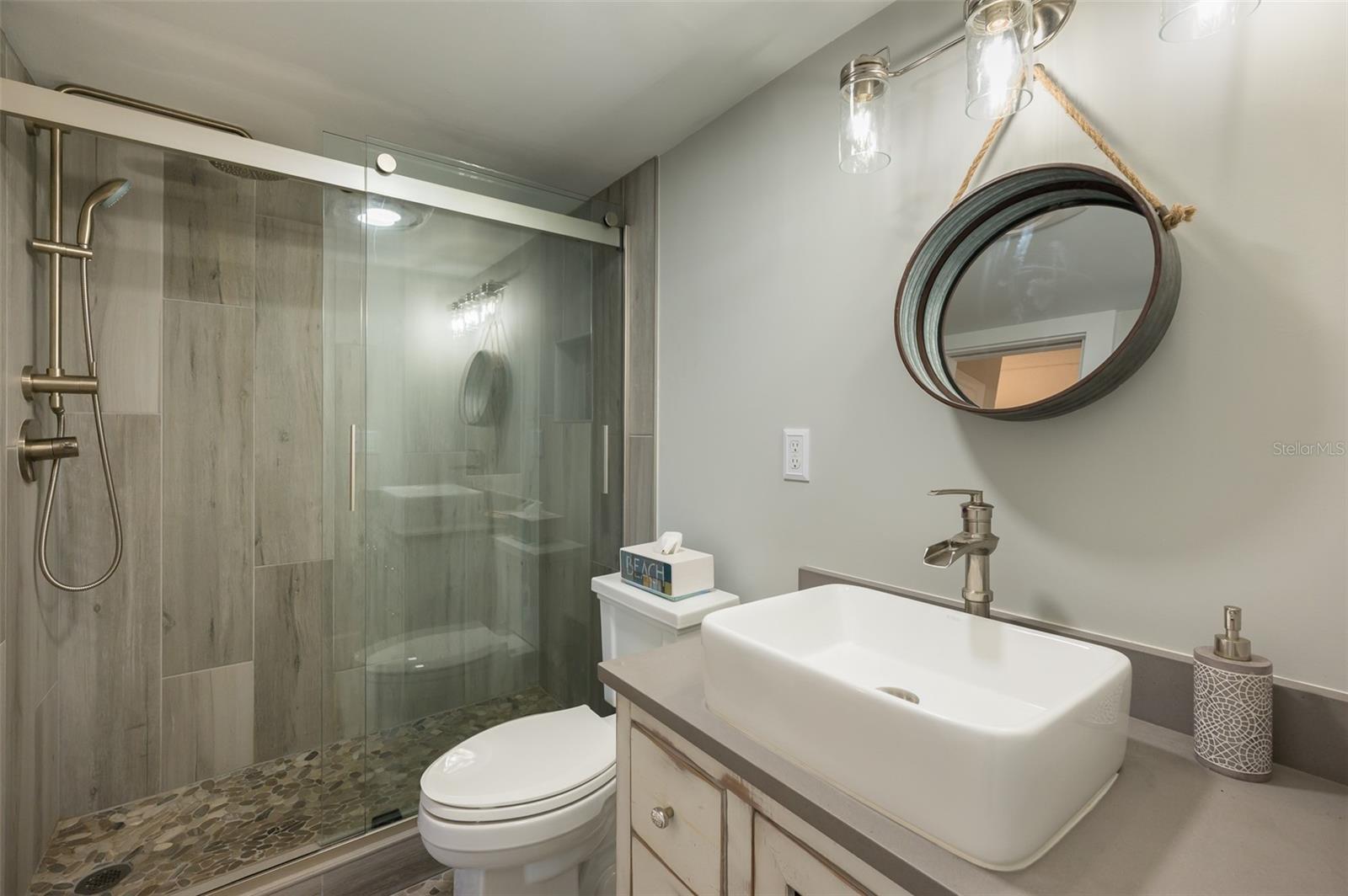 PRESIDENTIAL THE - Residential