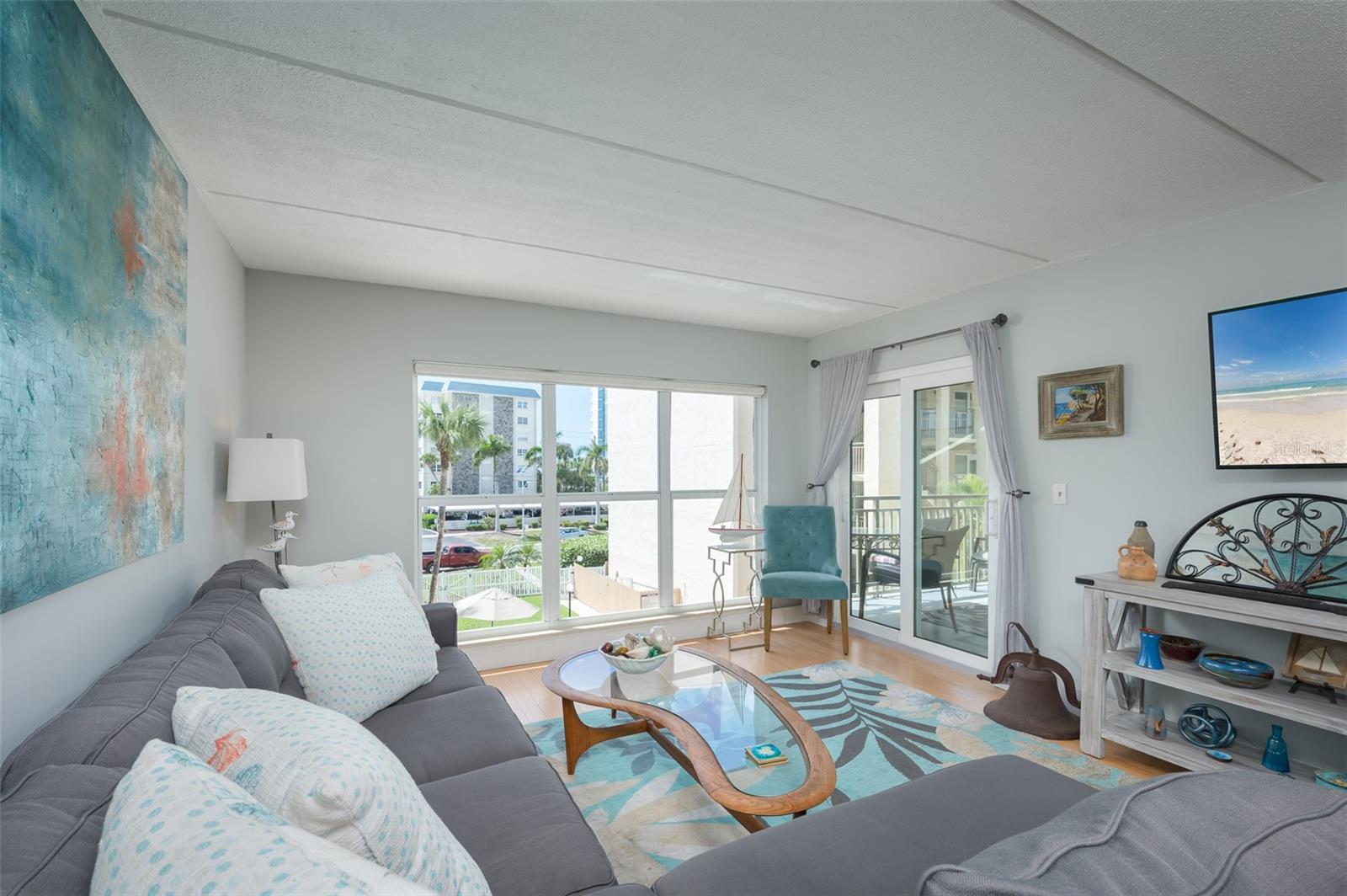 PRESIDENTIAL THE - Residential