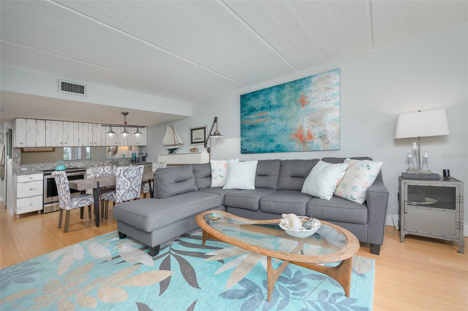 PRESIDENTIAL THE - Residential