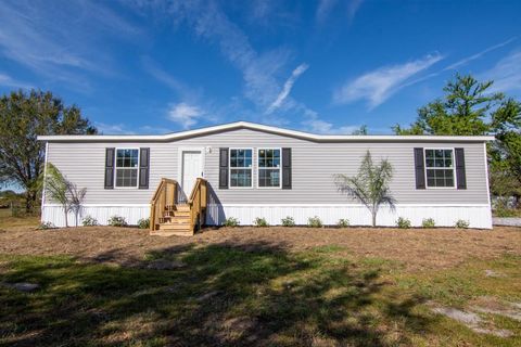 A home in FROSTPROOF