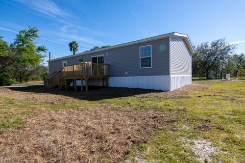 A home in FROSTPROOF