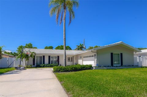 Single Family Residence in CLEARWATER FL 2045 CORONET LANE 30.jpg