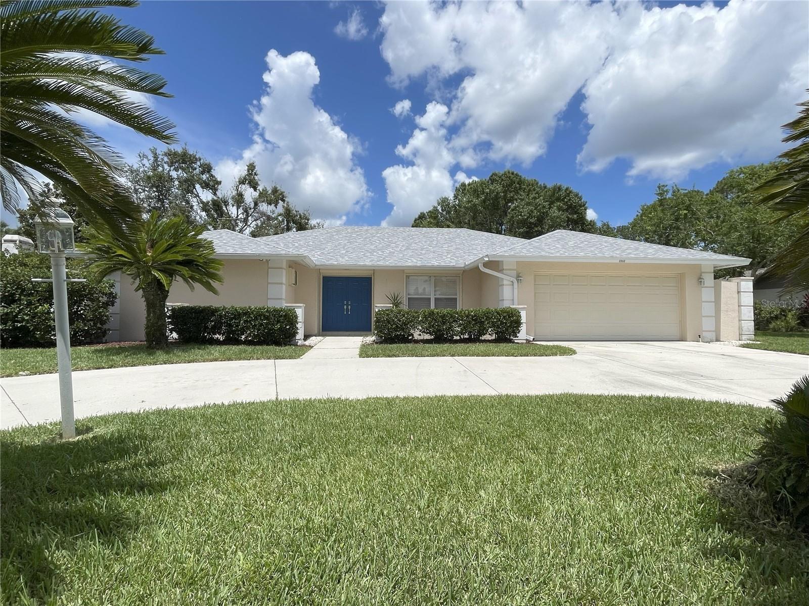 Immaculate one story sprawling ranch located in a golf community. Lovely and well-maintained spacious home with an open floor plan, in the quiet neighborhood of Palm Aire. This roomy home is just minutes away from the UTC Mall, Whole Foods, area shopping, and a short 15 minutes from Downtown Sarasota and local beaches. Do not miss out on this 3 bedroom, 2 bath, family home, with 2400 square feet of living space, huge walk-in closets, lots of storage space, split floor plan, vaulted ceilings, and tons of natural light throughout. The home includes a delightful enclosed lanai overlooking a private preserve. This home has an extra-large two car garage with a side golf cart entrance, storage area, workbench, and a utility sink. Fully integrated storm shutters. Roof replaced in 2023. Washer and dryer are included. Lawn care and pest control are also included.
**Tenant pays for electricity, water, and cable. Deposit of first months rent required. Small/medium dogs and cats okay. Pet fee required. No smoking allowed. We check credit score and perform a background check on all adults in the house. A salary verification is required, and we reach out to previous landlords.**