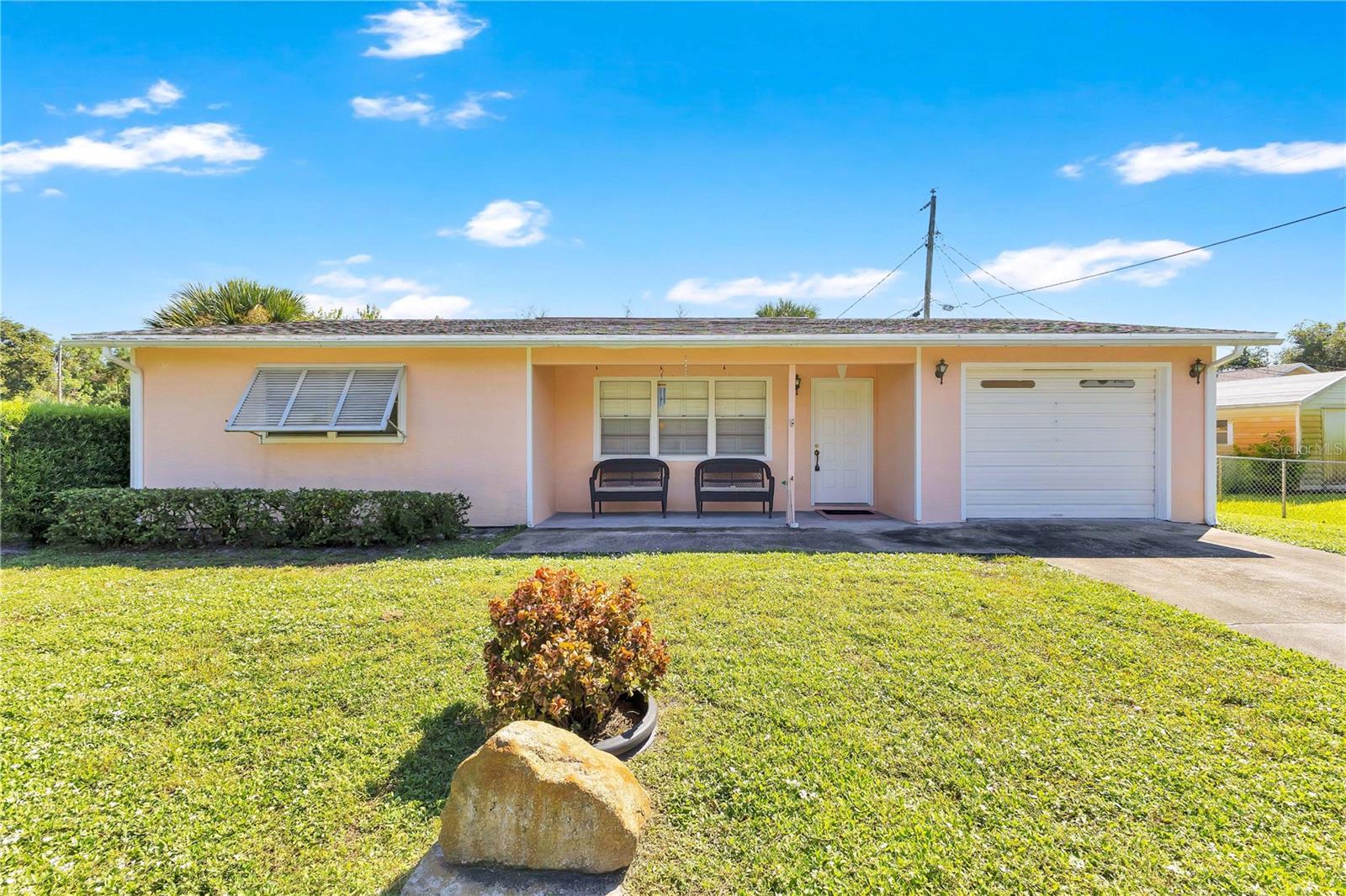 867 FLORALAND AVENUE