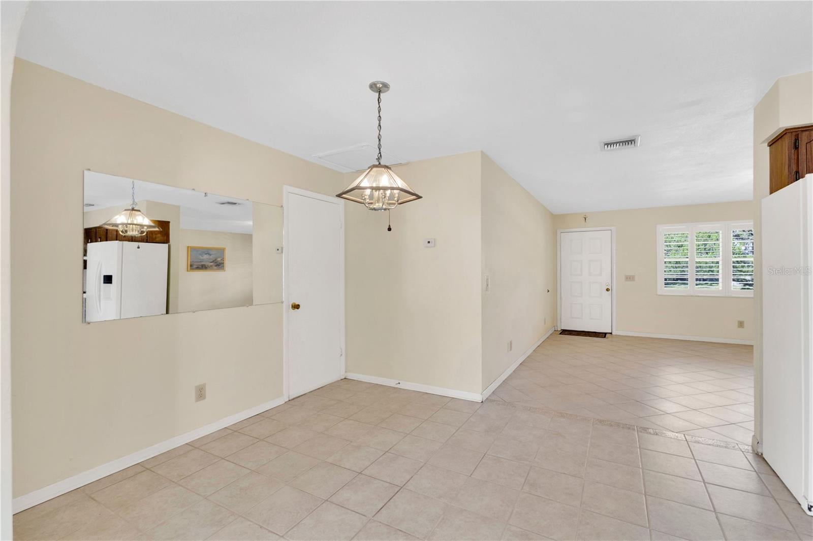 867 FLORALAND AVENUE