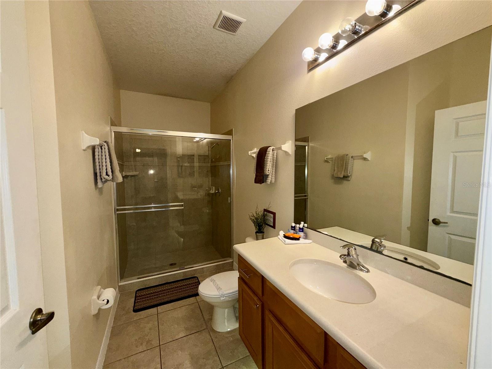 OAKWATER CONDO PH4 - Residential