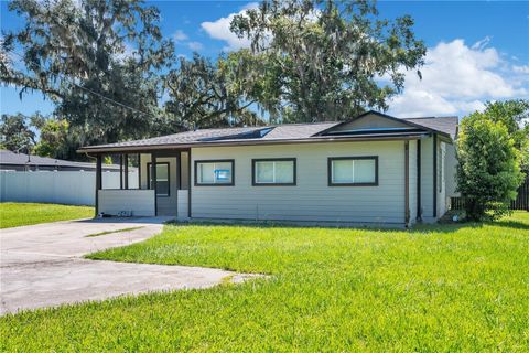 Photo of 2425 Tanglewood Street, Lakeland, FL 33801 (MLS # O6348101)