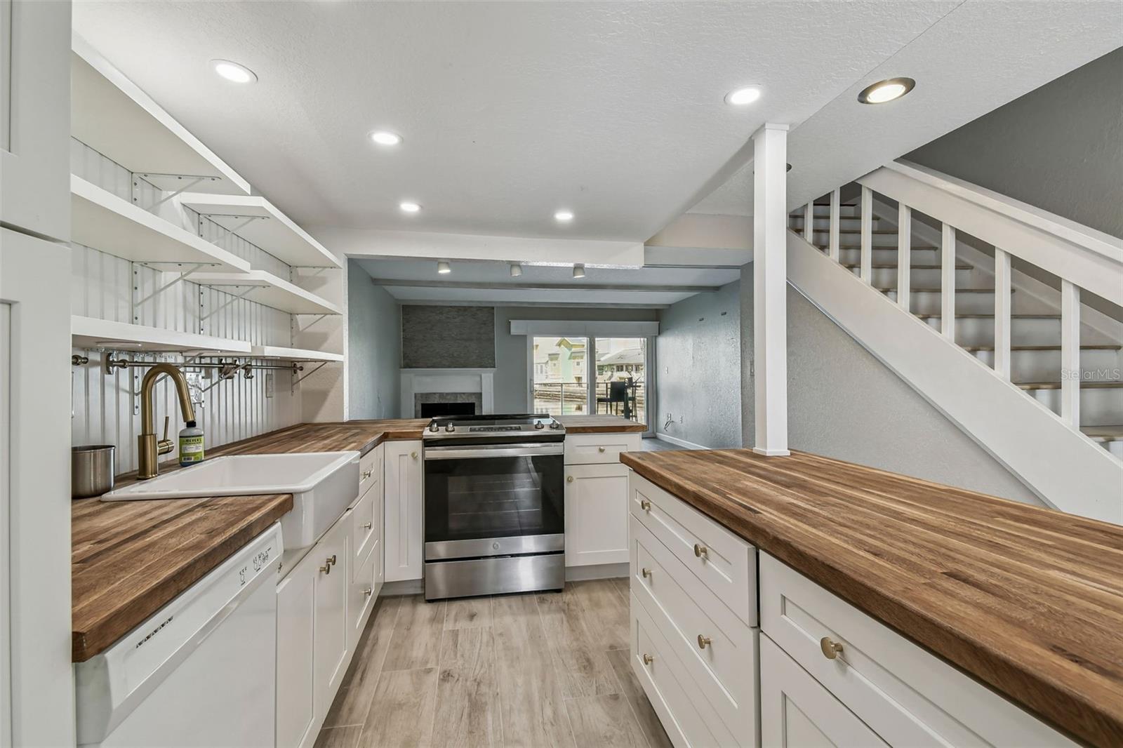 SOUTH PAULA POINT CONDO - Residential Lease