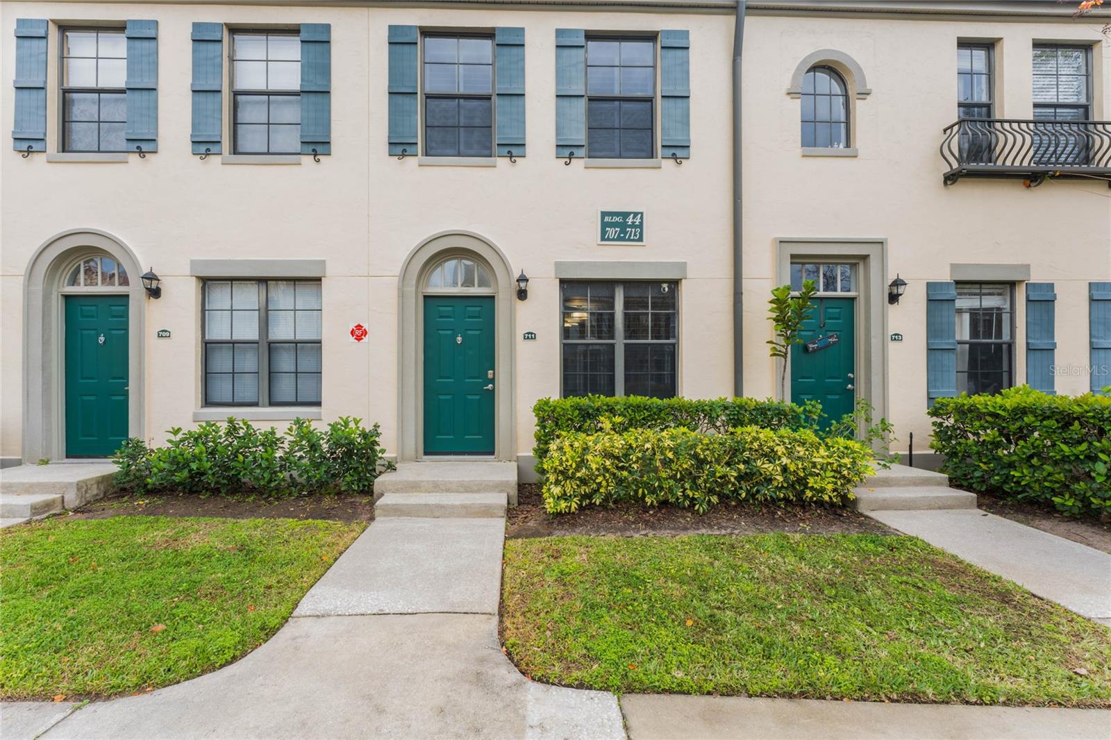 711 CENTERVALE DRIVE 711