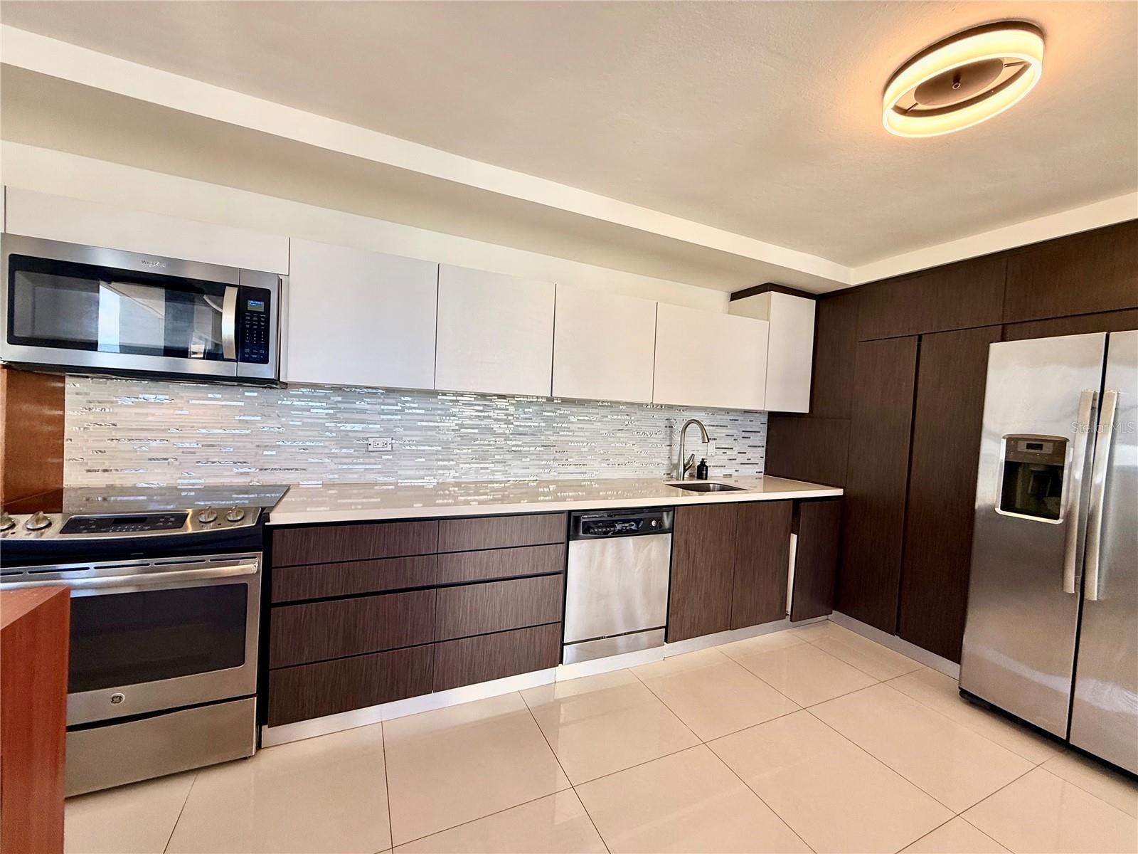 ASHFORD PLAZA - Residential