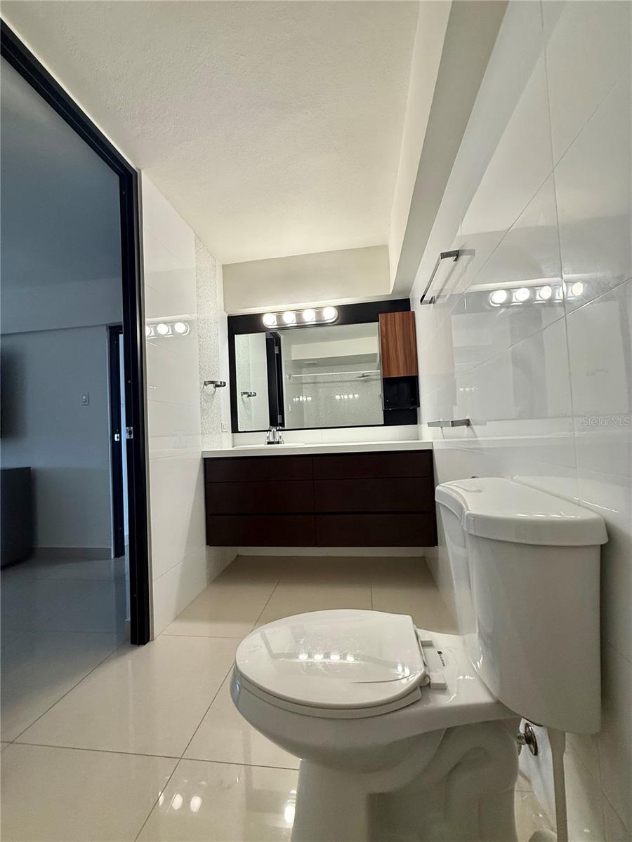 ASHFORD PLAZA - Residential