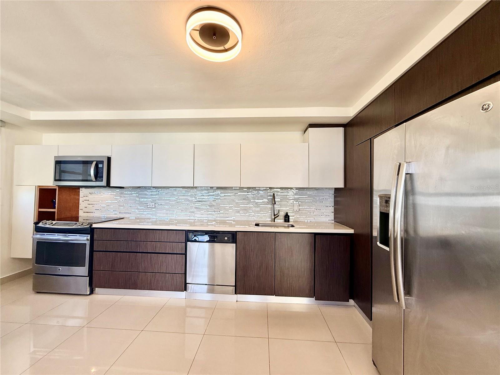 ASHFORD PLAZA - Residential