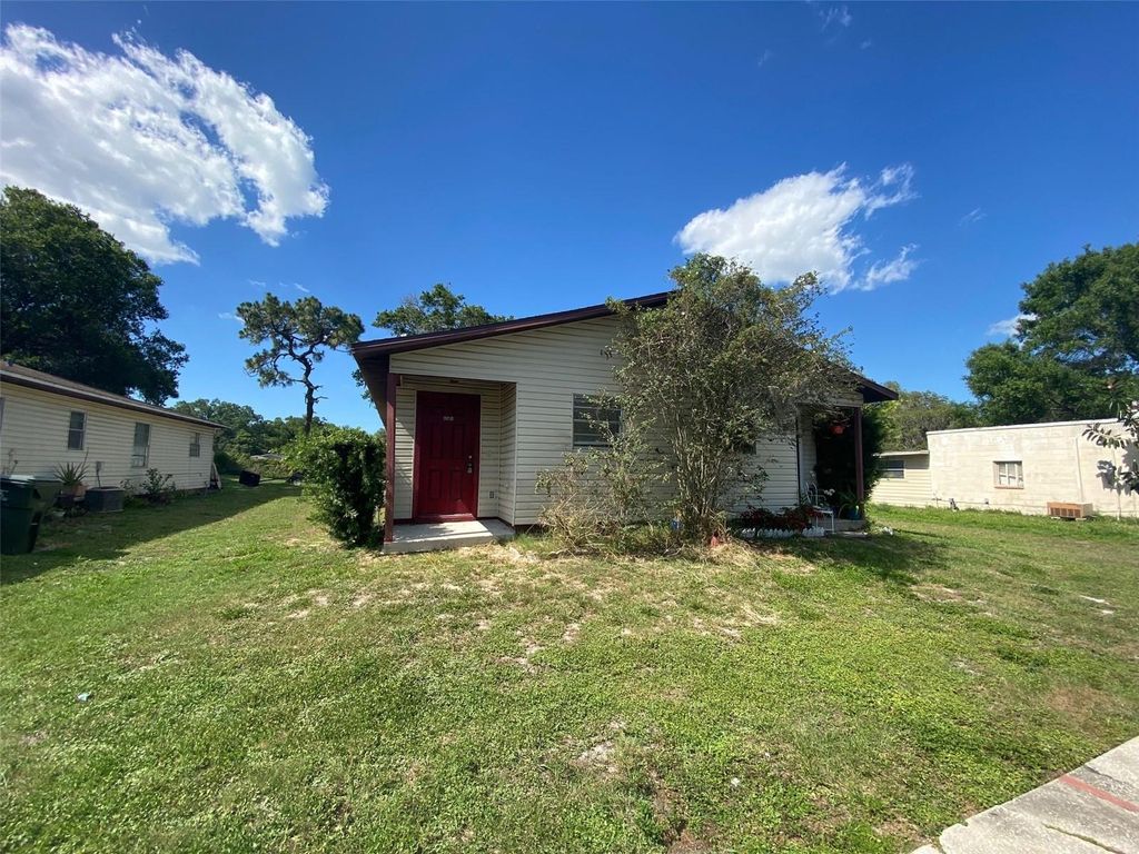 Photo of 605 Hennessee Street, Lakeland, FL 33805 (MLS # TB8505711)