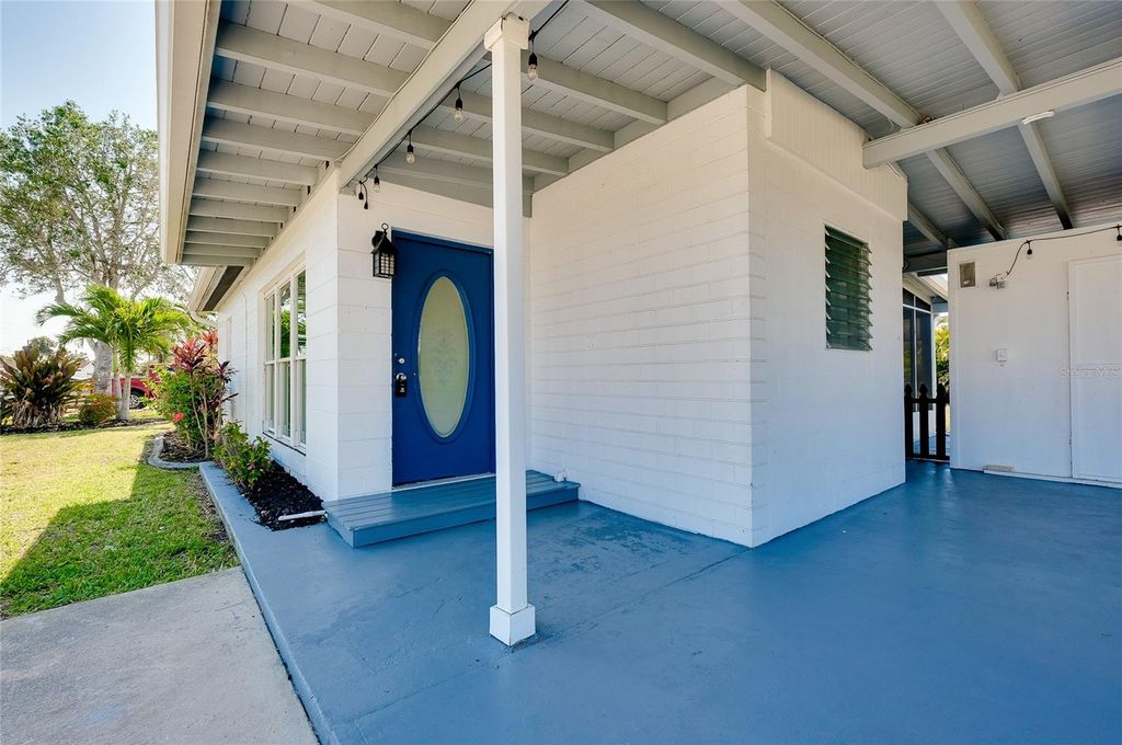 Photo of 140 Poinsettia Circle NE, Port Charlotte, FL 33952 (MLS # N6138860)