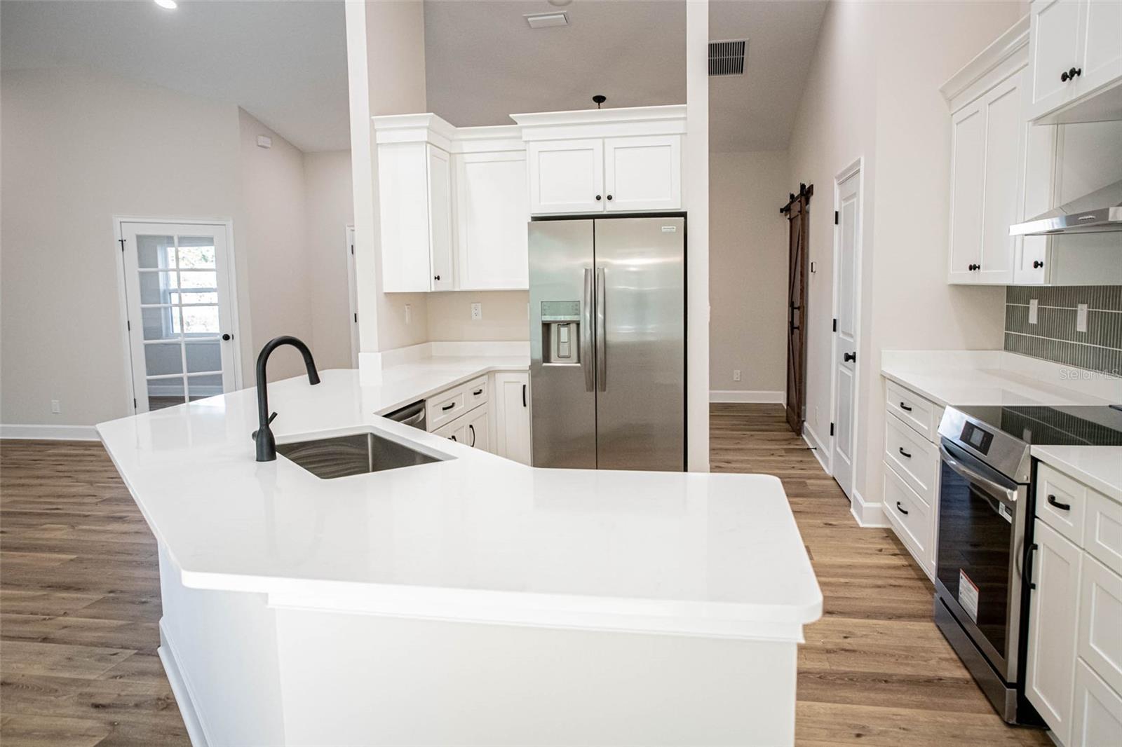 ROYAL HIGHLANDS - Residential