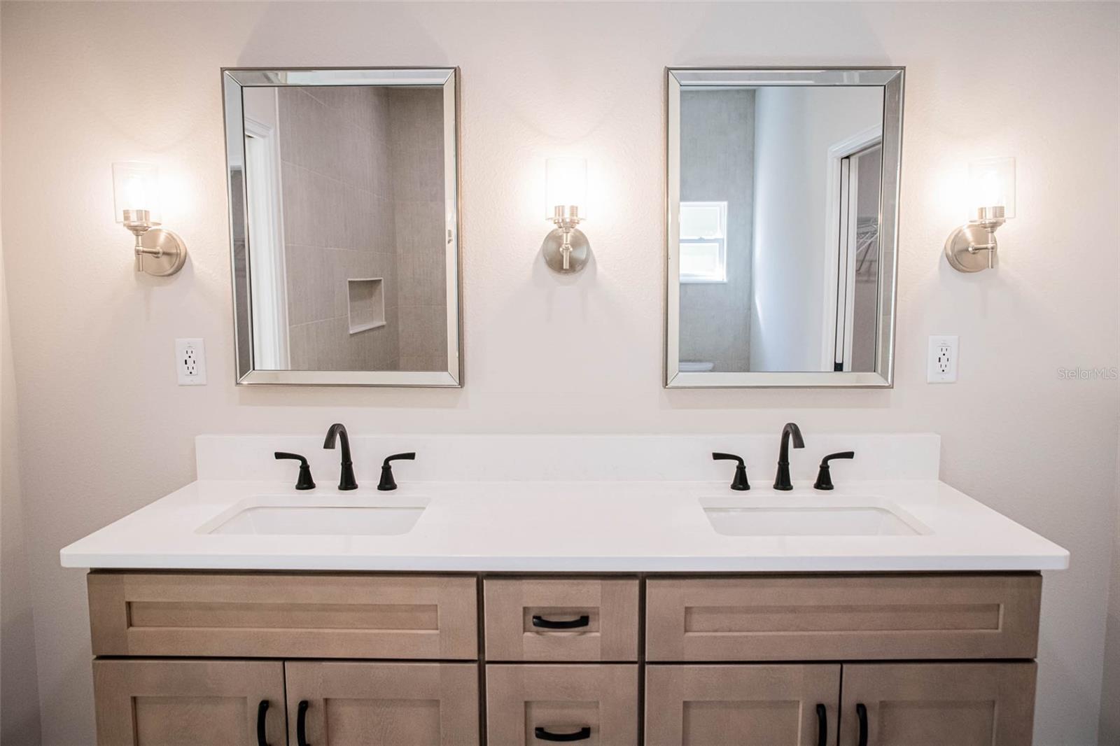 ROYAL HIGHLANDS - Residential