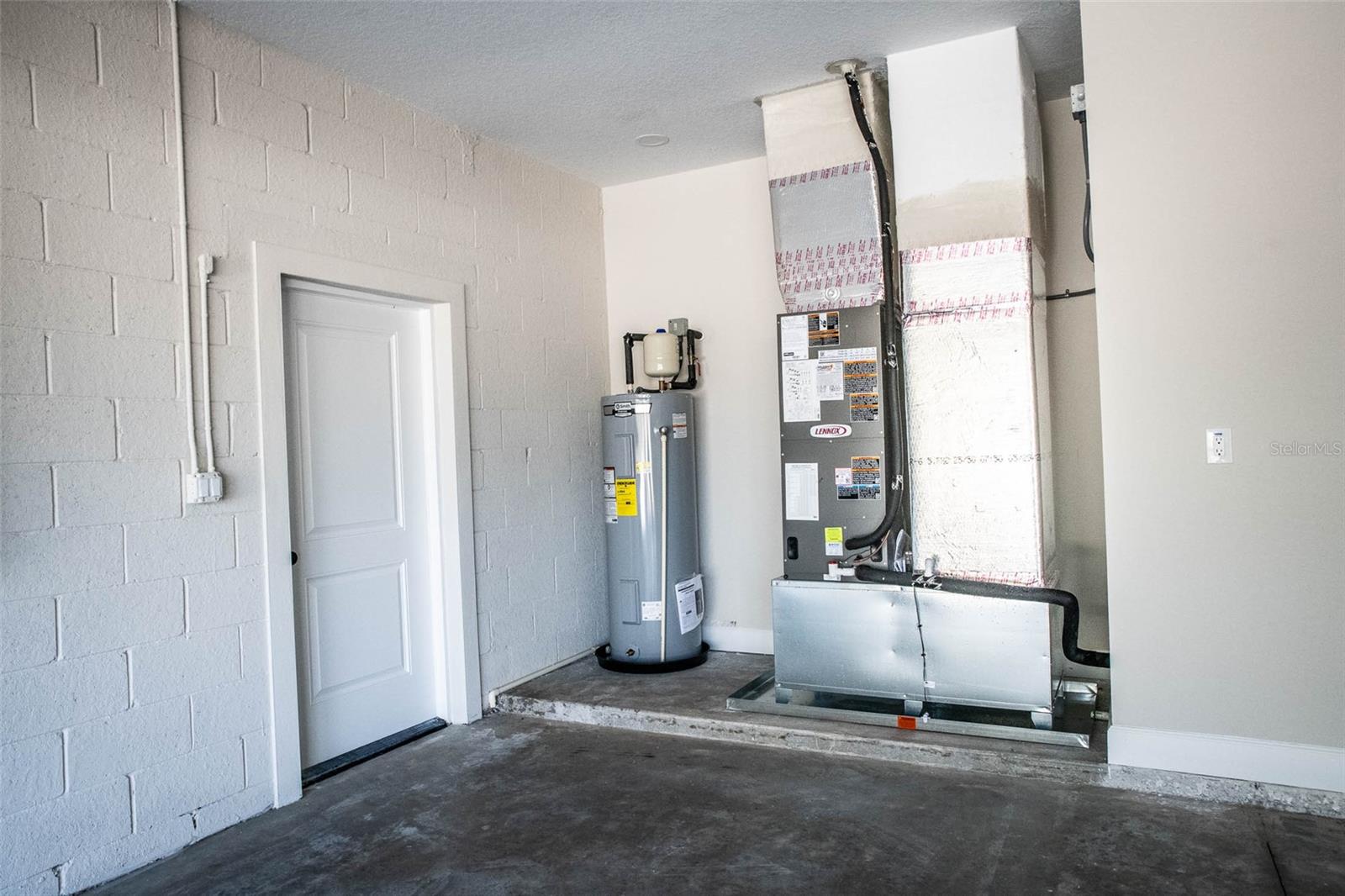 ROYAL HIGHLANDS - Residential