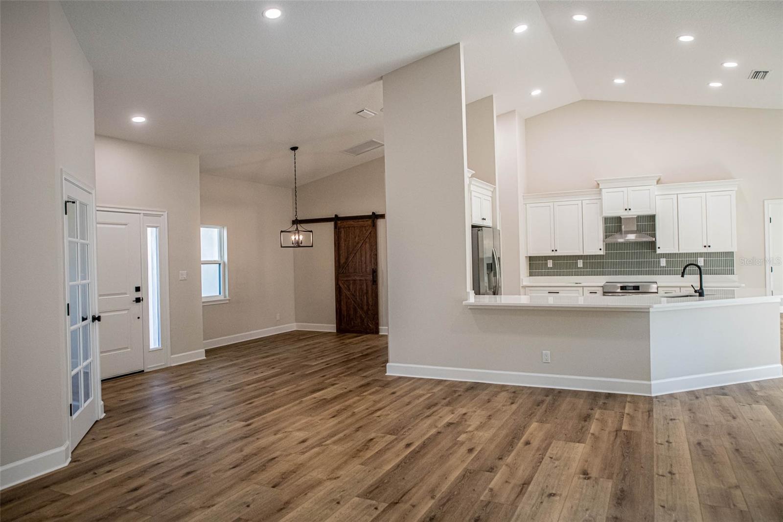 ROYAL HIGHLANDS - Residential