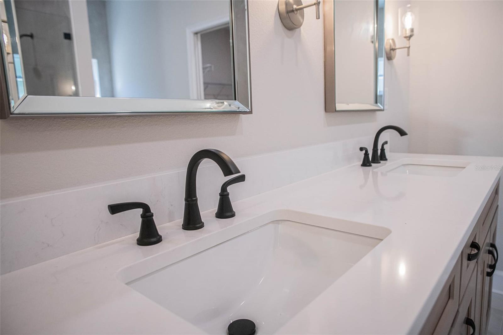 ROYAL HIGHLANDS - Residential