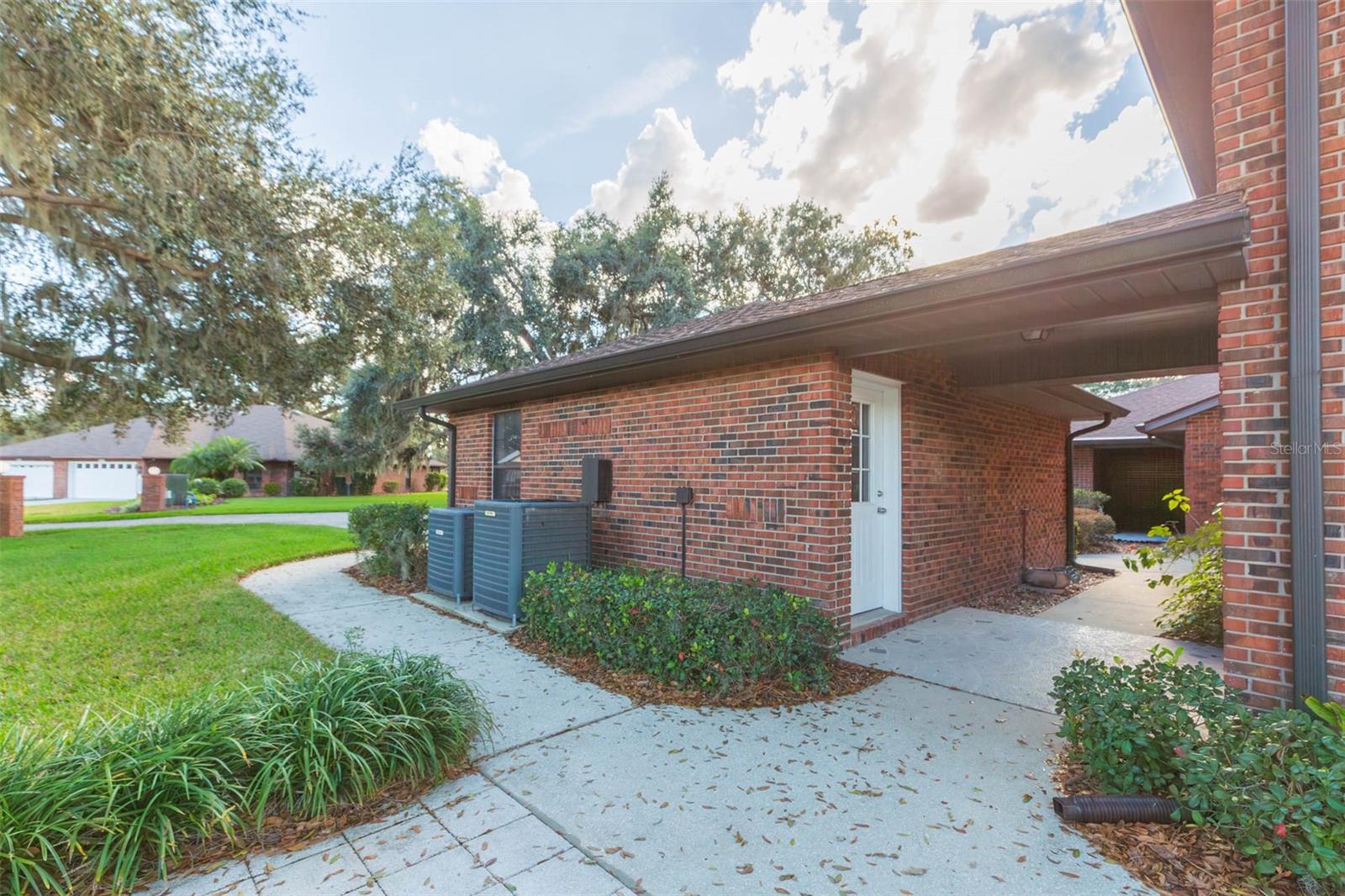 SILVER OAKS PH 01 - Residential