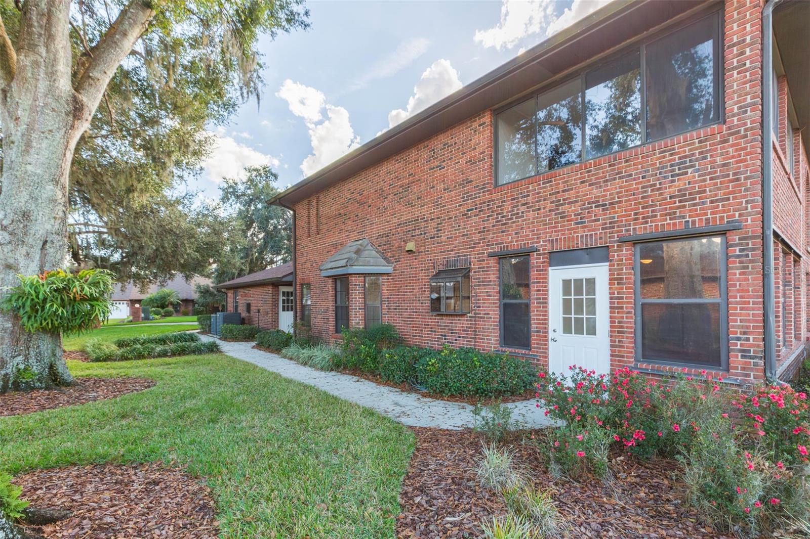 SILVER OAKS PH 01 - Residential