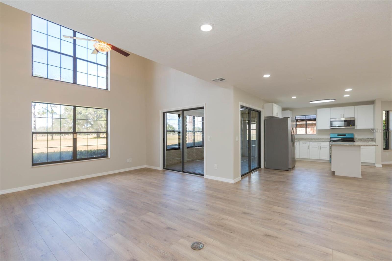 SILVER OAKS PH 01 - Residential