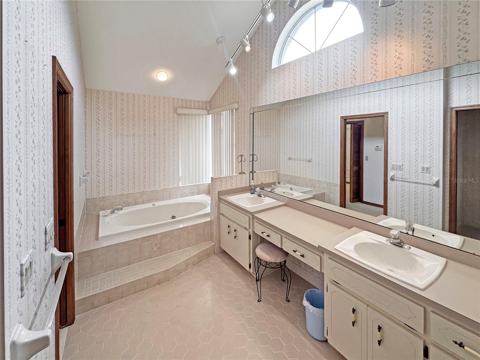 RIVER COUNTRY ESTATES - Residential