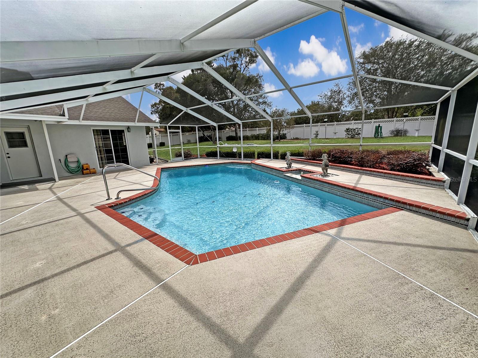 RIVER COUNTRY ESTATES - Residential