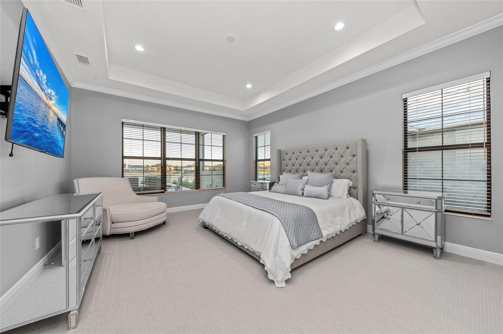 SANCTUARY COVE - Residential