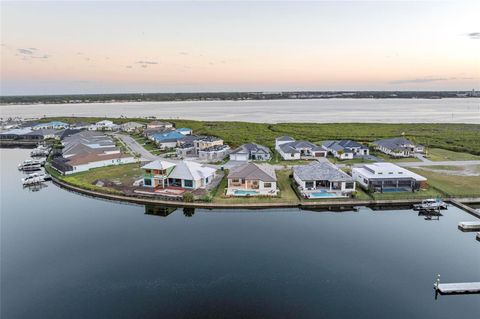 A home in PALMETTO