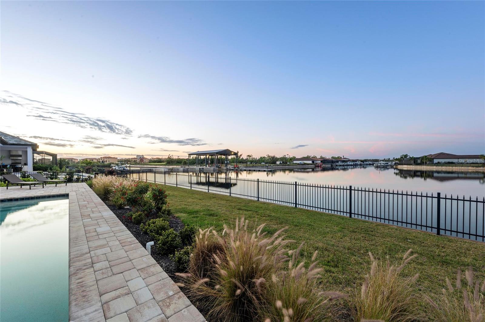 SANCTUARY COVE - Residential