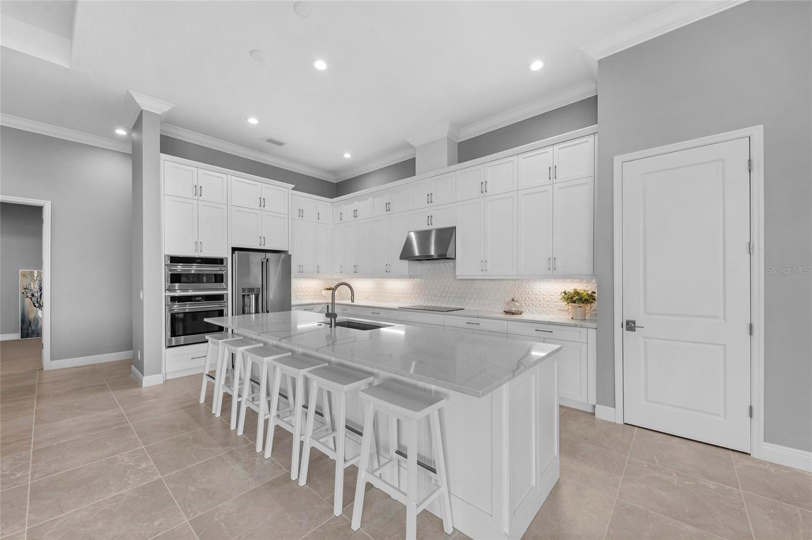 SANCTUARY COVE - Residential